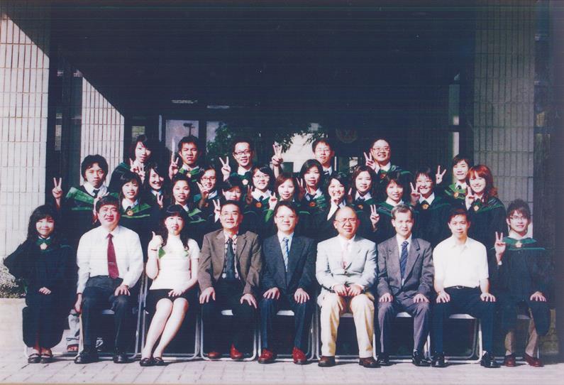 97級畢業生合影