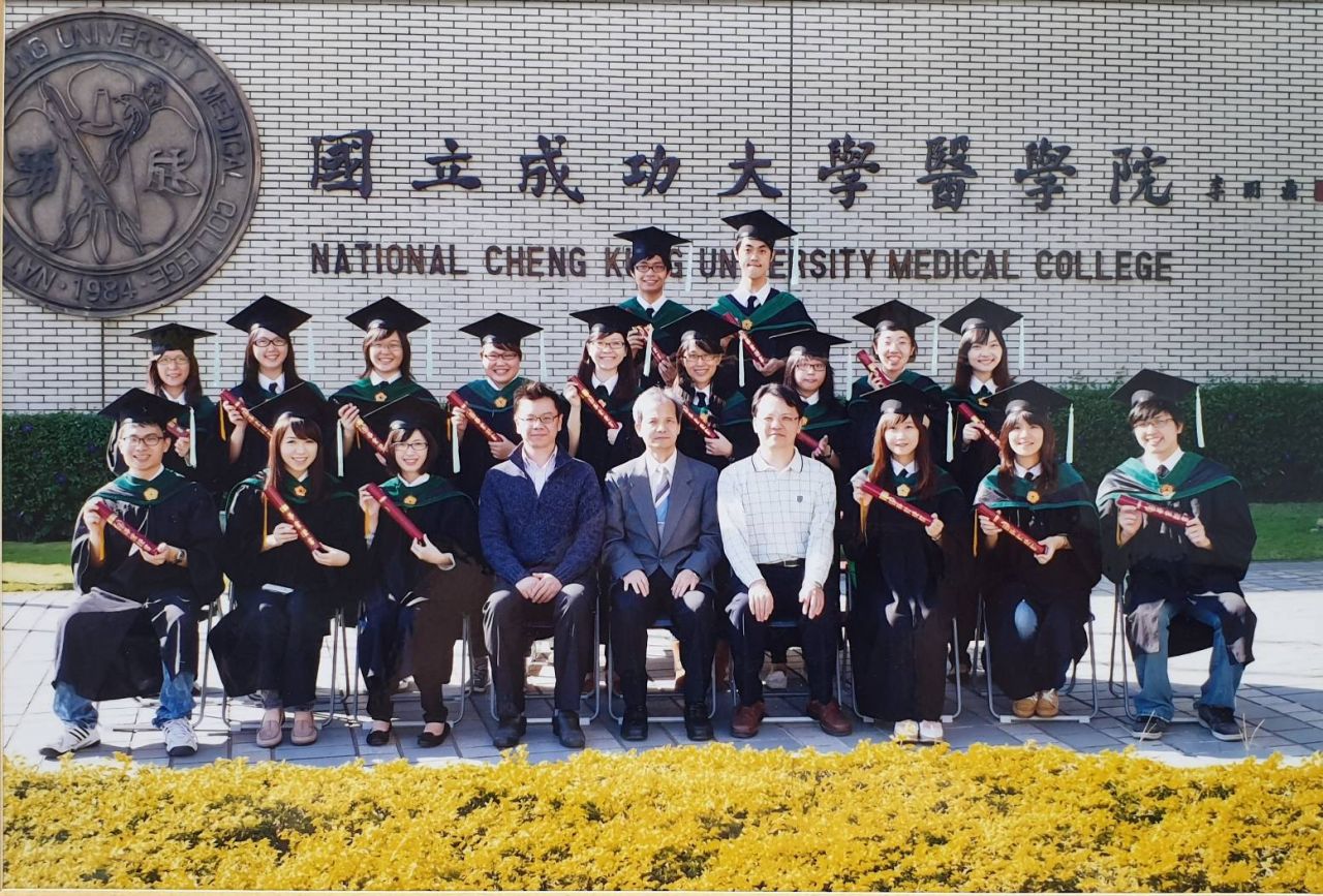 102級畢業生合影