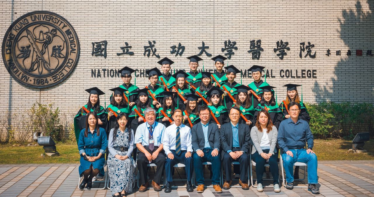 112級畢業生合影